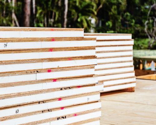 Platinum "R" Floor panel edge showing structural plywood skins bonded to an insulated core